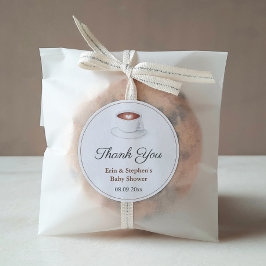 Adesivo Redondo Xícara de Café Está Chegando um Bebê Chás de Bebê 