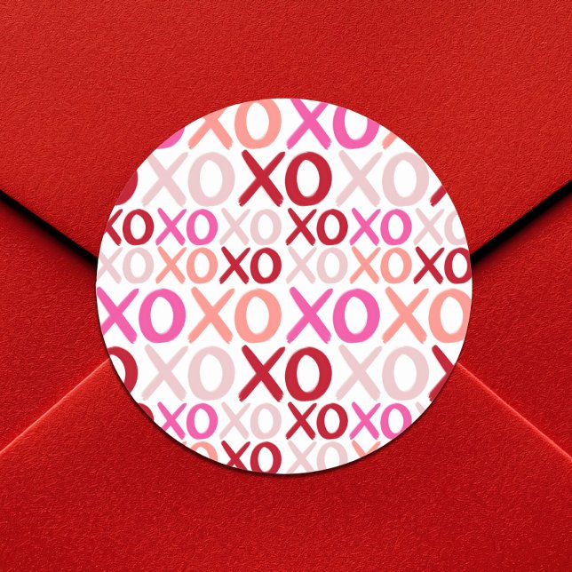 Adesivo Redondo XOXO Hugs e Kisses Partido Moderno da Galentina (XOXO Hugs and Kisses Modern Girly Galentine Party Classic Round Sticker)