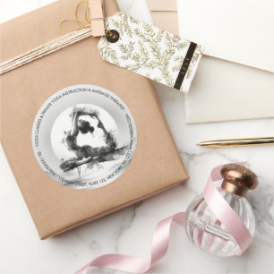 Adesivo Redondo Yoga Reiki Pigeon Pose Watercolor, Rei Pigeon Com