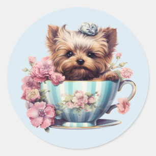 Adesivo Redondo Yorkshire Terrier Sentado em Xícara de Chá com Flo