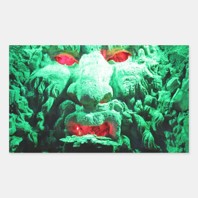 Adesivo Retangular Cara Assustadora Mascarada na Rocha (Frente)