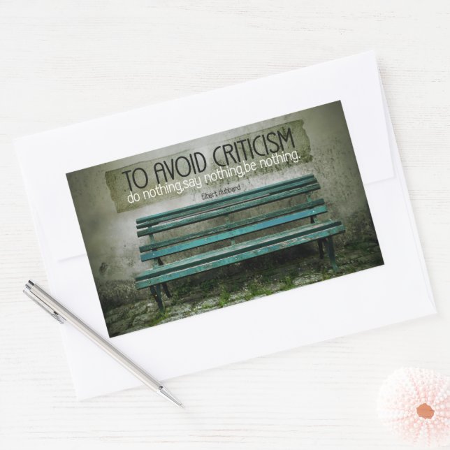 Adesivo Retangular Elbert Hubbard Inspirational Citação "Crítica" (Envelope)