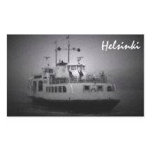 Ferry Suomenlinna (Helsínquia) na vinheta de nevoe