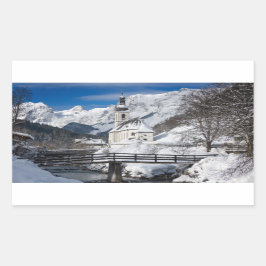 Adesivo Retangular Igreja na neve com montanhas alpinas