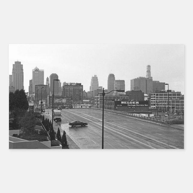 Adesivo Retangular Kansas City Urban Skyline, foto em preto e branco (Frente)