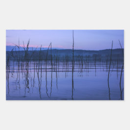 Adesivo Retangular Lago sereno e enevoado após chuva forte adesivo.