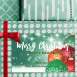 Adesivo Retangular Red Green Christmas Baubles Winter Wonderland<br><div class="desc">Design personalizado de vinheta de Natal com bolhas de Natal vermelhas e verdes sobre um fundo verde-cinza com neve. O texto é totalmente personalizável. Para alterá-la,  use a opção Personalizar. Para obter mais alterações,  como alterações na fonte,  cor da fonte ou layout de texto,  use a opção Editar design.</div>