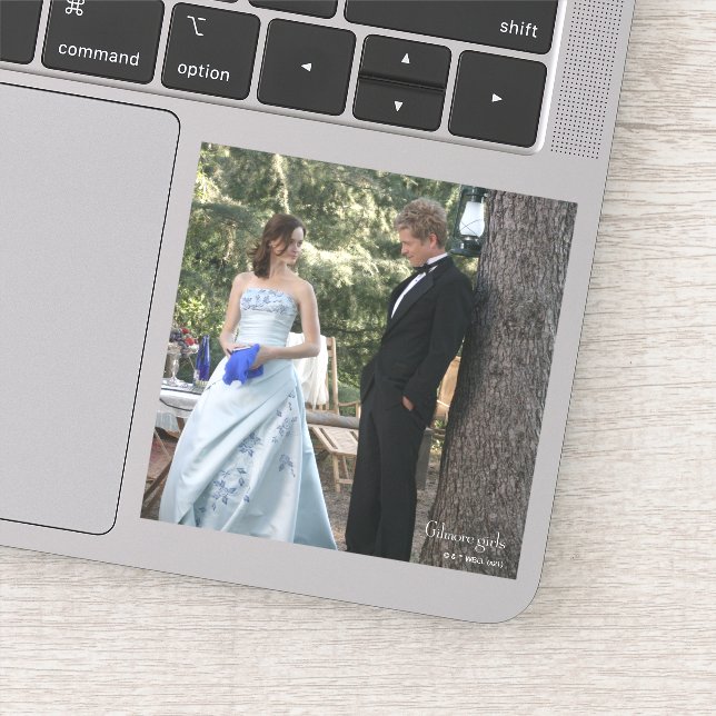 Adesivo Rory & Logan Tudo Vestido (Detalhe)