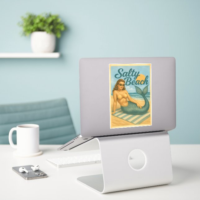 Adesivo Salty Beach Pin-Up Mermaid -Retro Coastal Life Art (Laptop na mesa)