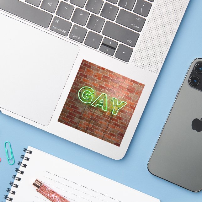 Adesivo SlipperyJoe iluminou o sinal de neon gay brilhante (Notebook com iPhone)