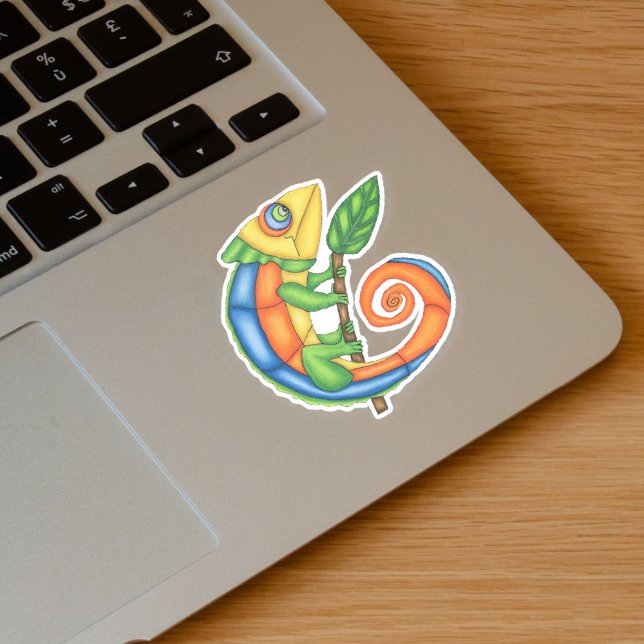 Adesivo Sorrindo Fantasia Colorida Folha do Lagarto no Sti (Cute fantasy lizard with leaf in vibrant colours on vinyl sticker.)