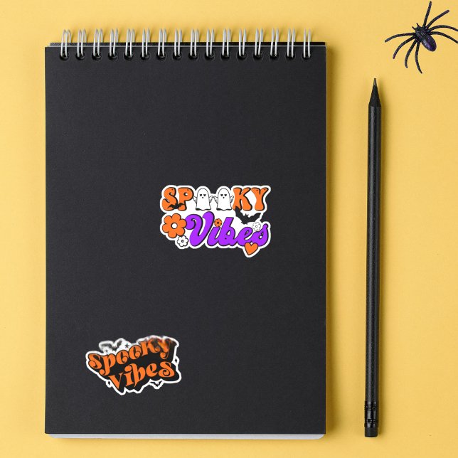 Adesivo Spookes Vibes Retro Contorno de Halloween (Spread spooky vibes with these fun retro inspired stickers!)