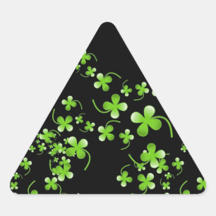 Adesivo Triangular Bonito padrão Shamrock, verde no acessório preto