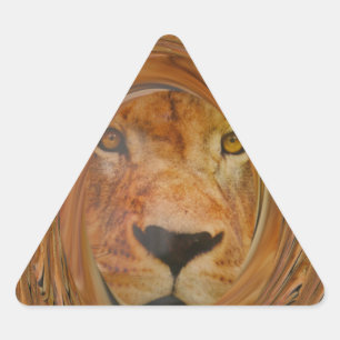 Adesivo Triangular Giro Leão Majestoso: Um Design Real