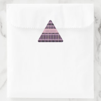 Adesivo Triangular Nome personalizado com fundo rosa mágico