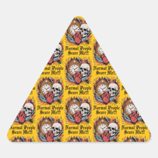 Adesivo Triangular Pessoas Normais Me Assustam