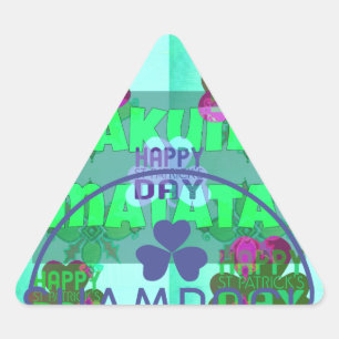 Adesivo Triangular Rua cativante de Shamrock festivo.