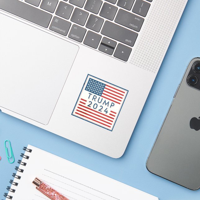 Adesivo Trump 2024 (Notebook com iPhone)