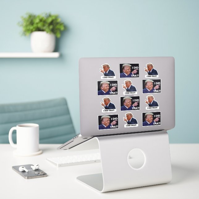Adesivo Trump did it 12 sticker sheet (Laptop na mesa)