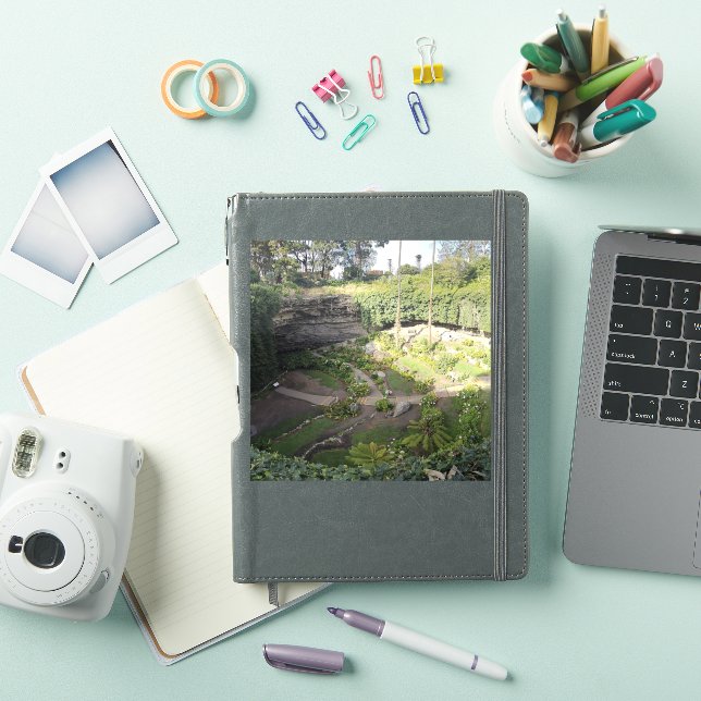 Adesivo Umpherston Sinkhole Sanctuary Vinyl Sticker (Capa para iPad)