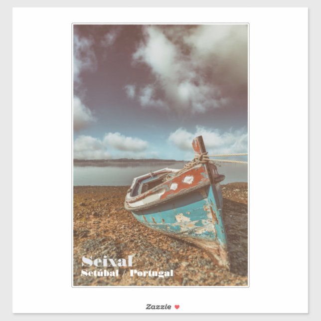 Adesivo Velha Aiola. Barco tradicional português em praia (Folha)