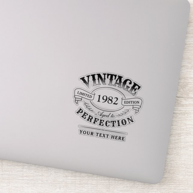 Adesivo Vintage Personalizada Idade para Perfecção Anivers (Detalhe)