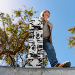 Adicionar seu próprio nome personalizado skate per<br><div class="desc">Adicione seu próprio nome personalizado O skate personalizado apresenta seu nome personalizado em tipografia negra moderna em um simples fundo branco. Personalize editando o texto na caixa de texto fornecida. Dê um presente personalizado,  skate personalizado para seu skate favorito no Natal,  aniversário ou BFF. Desenvolvido por ©Evco Studio www.zazzle.com/store/evcostudio</div>