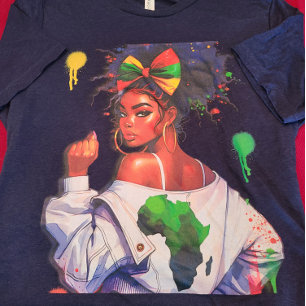 Adolescente Afro-Americana Celebrando sua Herança