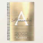 Agenda 2022 Dourado Metálico Monograma Elegante<br><div class="desc">2022 Planejador de Caderno Espiral de Monograma Nome e Inicial Dourado Metálico. Isso torna o presente perfeito para aniversário de 16 anos,  casamento,  chá de noiva,  aniversário de casamento,  chá de bebê ou despedida de solteira para alguém que ama luxo glamoroso e estilos chiques.</div>