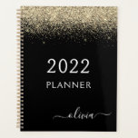 Agenda 2022 Dourado Preto Brilho Glam Monograma<br><div class="desc">Caderno Espiral de Monograma e Nome com Brilho Dourado e Preto 2022. Este é o presente perfeito para aniversário de 16 anos,  casamento,  chá de noiva,  aniversário de casamento,  chá de bebê ou despedida de solteira para alguém que ama luxo e estilos chiques.</div>