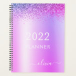 Agenda 2022 Monograma Girly Glitter Roxo<br><div class="desc">2022 Nome do Monograma do Sparkle Glitter Glitter Roxo e Branco e Planeador de Eventos de Casamento do Notebook Stainless Steel Metálico Inicial. Isto faz o doce e perfeito aniversário de 16 anos, casamento, chá de panela, aniversário, chá de fraldas ou festa de solteira presente para alguém que ama luxo...</div>