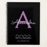 Agenda 2022 Monograma preto roxo Elegante<br><div class="desc">2022 Nome do Monograma Roxo e Preto e Planejador Inicial de Notebook Espiral. Isto faz o doce e perfeito aniversário de 16 anos,  casamento,  chá de panela,  aniversário,  chá de fraldas ou festa de solteira presente para alguém que ama luxo de luxo e estilos quíticos.</div>
