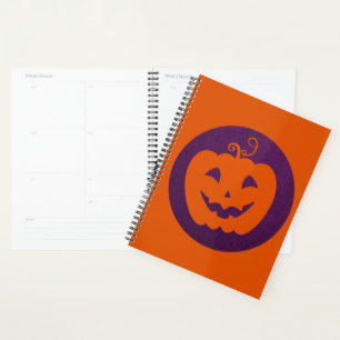 Agenda Abóbora Laranja Halloween em Pumpkin no Fundo Puro