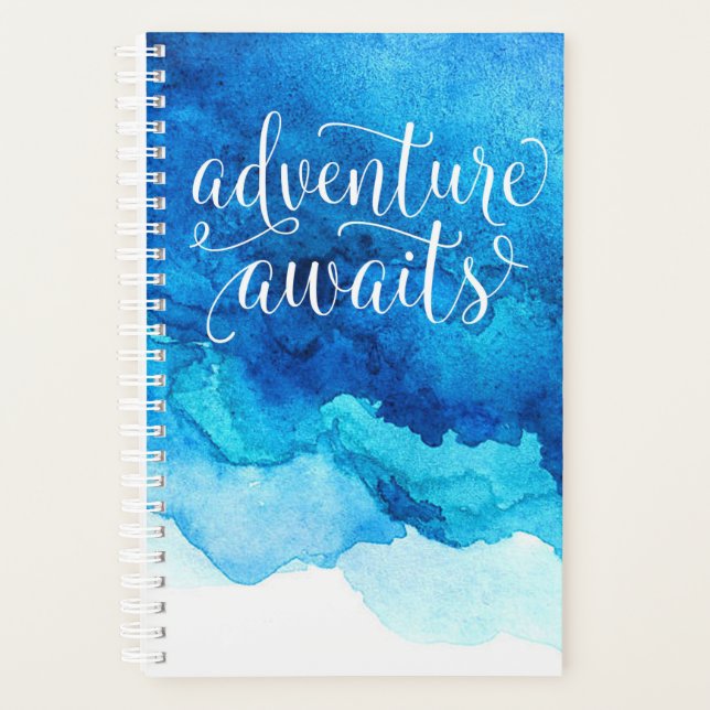 Agenda Adventure Await Planner (Frente)