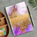 Agenda Agate watercolor gold roxo - roxo - script verde r<br><div class="desc">Uma banda de folha de ouro esparsa e falsa com seu nome de tipografia de script sobrepõe um rico, veado dourado, roxo, rosa, aqua e verde agate aqucolor neste gráfico, elegante, de tendências, nome personalizado planejador anual. Personalize com a sua inicial. Este planejador é fornecido em 2 tamanhos: pequeno (5,...</div>