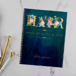 Agenda Alojamentos para marinho de espuma de folhas de ou<br><div class="desc">Salão de cabeleireiro Elegante de na moda / cliente planejador de compromissos com rosas de pincel cor-de-rosa pastel e folhagem azul e verde aqua e folhas com falso roteiro de tipografia de folha dourada e tesoura sobre um fundo azul-d-água azul-escuro moody lavado. Traz uma aparência elegante e glamourosa de luxo...</div>