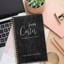 Artista de maquiagem de leopardo preto personaliza