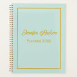 Agenda Azul Gestor Mínimo Pessoal, Dourado Mensal<br><div class="desc">Mantenha-se no topo da sua agenda com este Gestor Mínimo Cute e Dourado Planeador Mensal de Cor Sólida. Projetado com simplicidade e elegância em mente, este planejador apresenta um cobrir azul gênio calmo complementado por sotaques de ouro, criando uma aparência de na moda e sereno que iluminará sua rotina de...</div>