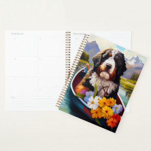 Agenda Bernedoodle em um remo: Uma aventura cêntrica