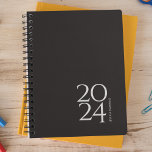 Agenda Black Noir Personal Weekly<br><div class="desc">Planeador anual de artigos de papelaria pessoal simples com cobrir preto. Planeador anual (12 meses) com vista a obter uma visão geral mensal aberta e planilhas de planeamento semanais. Contato para obter assistência na personalização.</div>