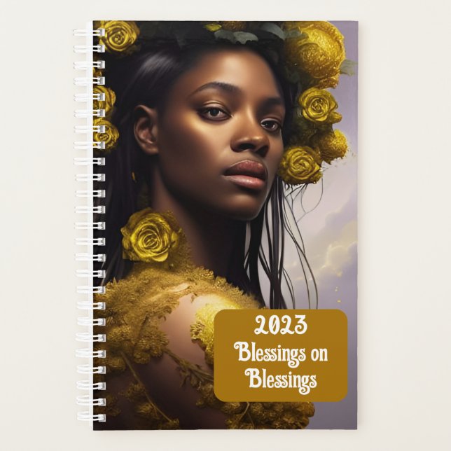 Agenda Black woman white roses and gold embellishments (Frente)