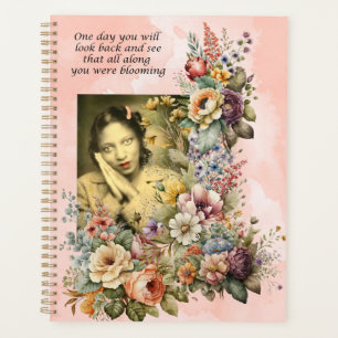 Agenda "Blooming all Along" cita bonito garota e flores