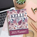 Agenda Boho Pink Burgundy Floral e Blue Boticals<br><div class="desc">O vamos começa o novo ano com muita esperança e entusiasmo florescentes! Este lindo padrão floral é elegante, fofo e feminino. Criou-se a pensar numa mulher muito positiva e vibrante que eu tive a honra de ter como minhas Papais noeis Secretas Irmãs. Ela é tão amável, positiva, apreciadora de tudo...</div>