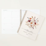 Agenda Boho Wildflower Elegant Casamento outono<br><div class="desc">Mantenha-se organizado e abraçar a beleza do charme de vassoura com o nosso Planador de Casamento de Boho Wildflower. Este requintado planejador apresenta um buquê de flor silvestre cativante em um fundo creme, acrescentando um toque de prazer da natureza à sua jornada de planejamento de casamento. Na escritura vintage, as...</div>