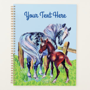Agenda Bonito Cavalo-Mãe com Bebê no Céu Azul de Grama