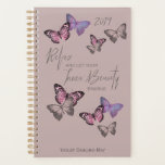 Agenda Borboletas femininas w. Tipografia Positiva - Rosa<br><div class="desc">Personalize este planejador com seu nome ou texto personalizado. A design feminina apresenta borboletas bonito e uma formulação positiva na tipografia na moda. Tem uma paleta de cor tendenciosa de rosa e cinzas poeirentos. Perfeito para casa, trabalho ou escola. Procure na nossa loja designs de correspondência e coordenação.</div>