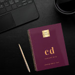 Agenda Burgundy monogramas iniciais logotipo business 202<br><div class="desc">Um fundo burguês e texto de ouro. Personalize e adicione o seu logótipo,  as iniciais do monograma,  o nome e um ano de título (ou qualquer ano). Seu logotipo na frente e atrás. Espaço para o seu endereço no verso.</div>