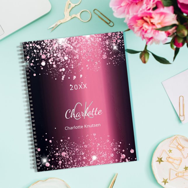 Agenda Burgundy pink glitter dust monogram name 2023 (Criador carregado)