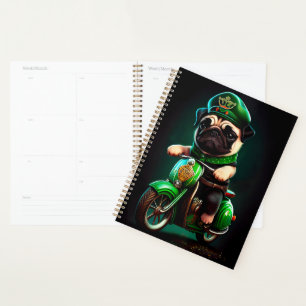 Agenda Cachorro Pug Dirigindo Bicicleta Dia de São Patríc