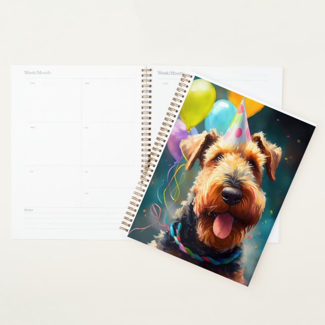 Agenda Cão Airedale com chapéu de aniversário e balões (Exibição)